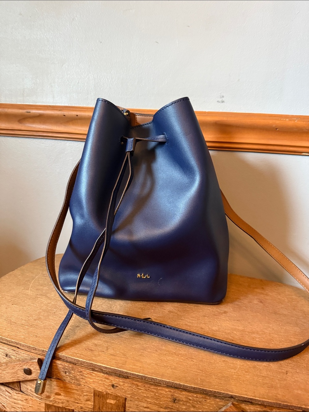 Lauren Ralph Lauren Dryden Debby Drawstring Bucket Bag w/Pouch Bucket Bag inside